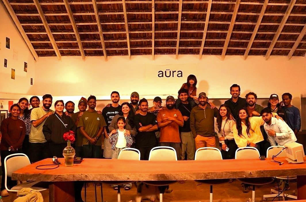 Everyone together in the studio for a last photograph